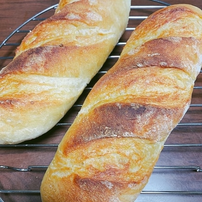 売り物級に美味しいフランスパンが、こんなに簡単に出来るとは！
美味しいレシピありがとうございます♬